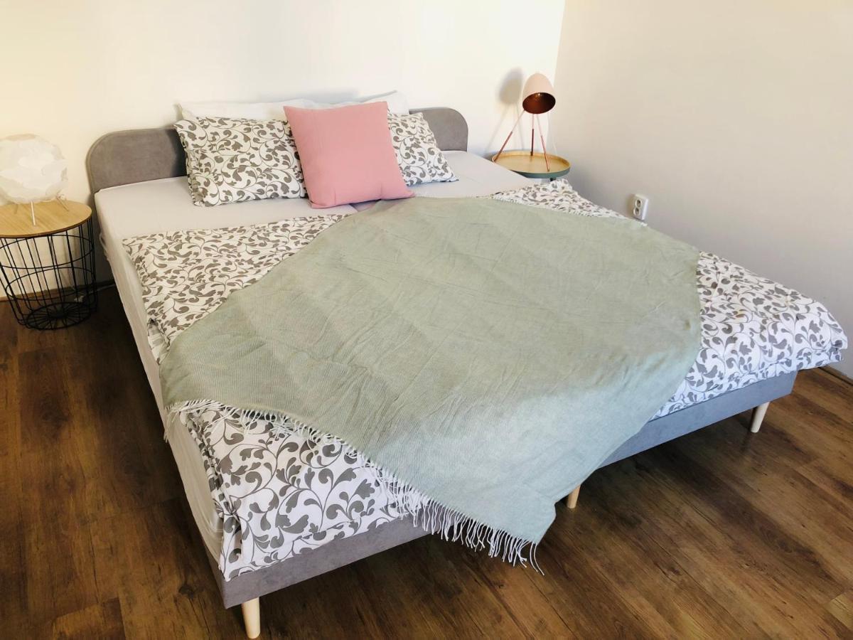 Adam&Eva Rooms Прага Екстер'єр фото
