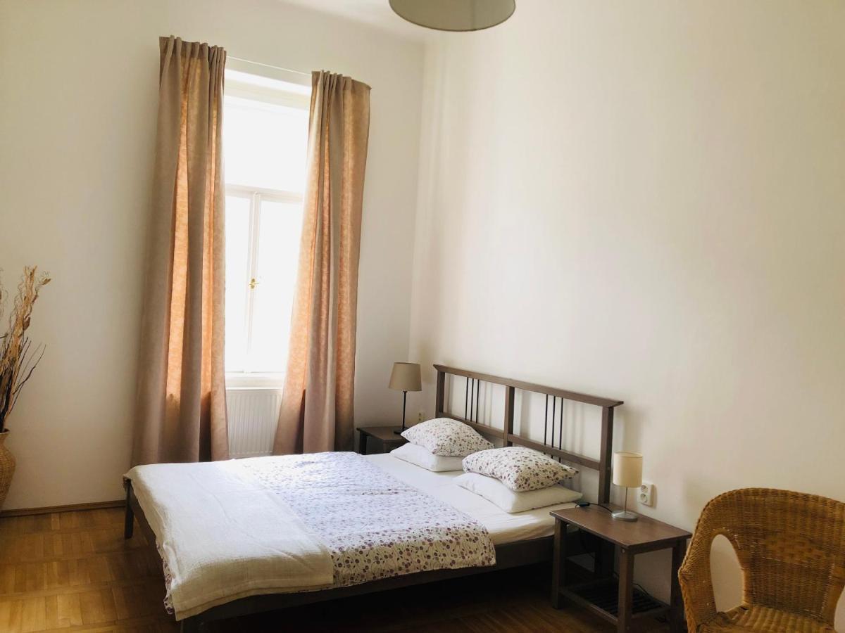 Adam&Eva Rooms Прага Екстер'єр фото