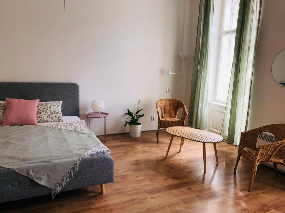 Adam&Eva Rooms Прага Екстер'єр фото
