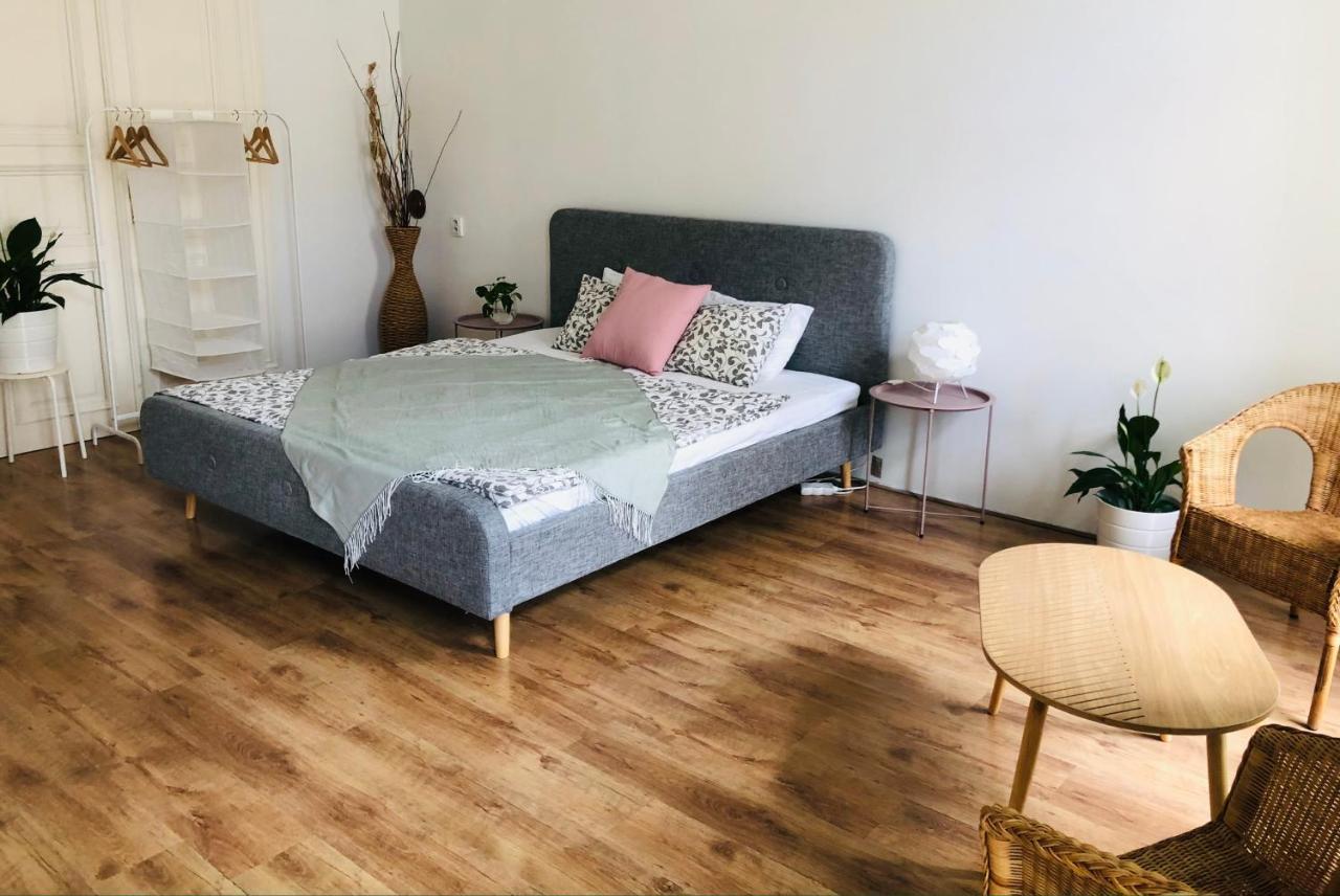 Adam&Eva Rooms Прага Екстер'єр фото